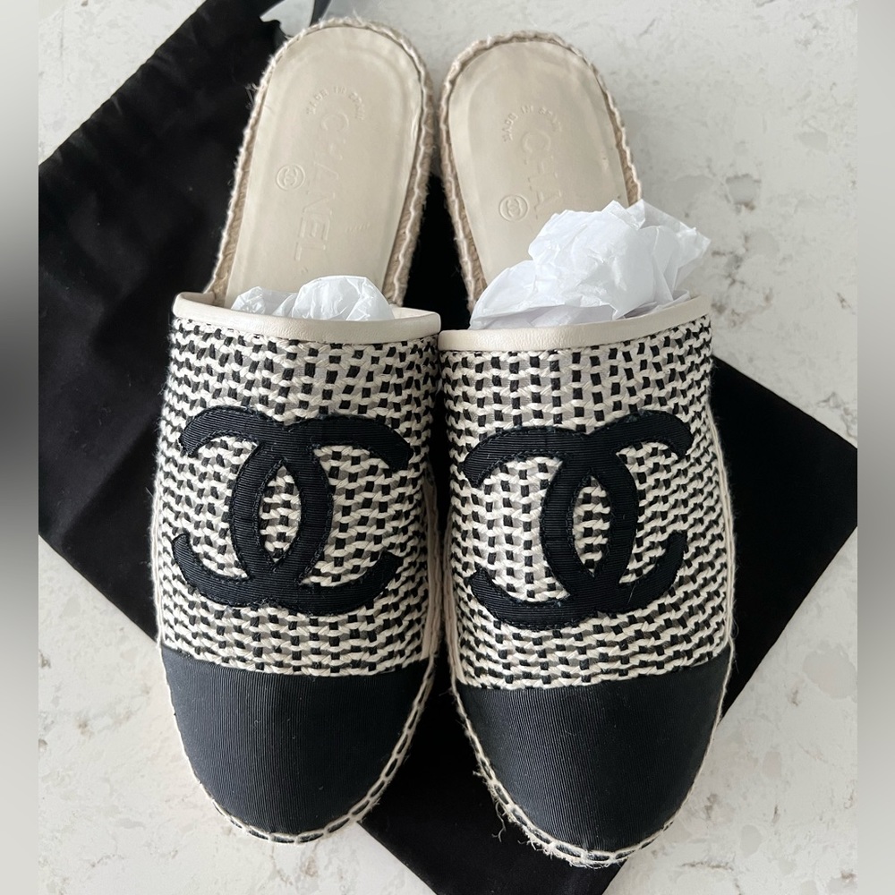 CHANEL CC Mules Espadrilles